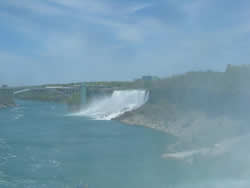 Looking to the American Falls - Goat island in the middle.